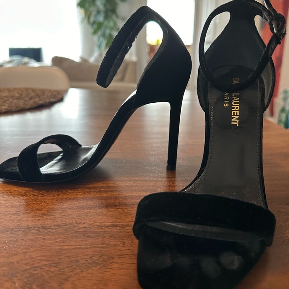 Saint Laurent Black Velvet Amber Ankle Strap - Picture 2 of 3